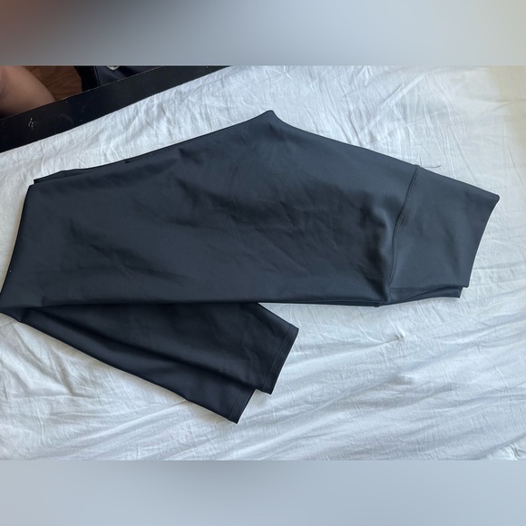 ALO YOGA HIGH WAISTED AIRLIFT LEGGING - Picture 6 of 8